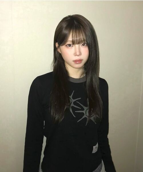 COIRIS(コイリス)の「ソルナ 配色 ラウンドネック 長袖Tシャツ 男女共用 (4カラー)(Tシャツ/カットソー・レディース・グレー/ホワイト×レッド/ホワイト×ブラック/ブラック・FREE/L size)」の8枚目の写真