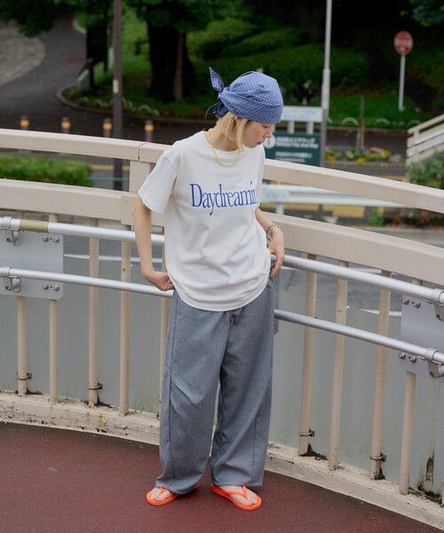 WHIMSIC(ウィムジック)の「【UNISEX/2サイズ展開】デイドリーミングシルクスクリーンプリントT(Tシャツ/カットソー・メンズ・ホワイト/ブラック/グレー・2/1)」の8枚目の写真