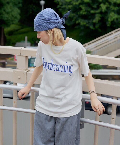 WHIMSIC(ウィムジック)の「【UNISEX/2サイズ展開】デイドリーミングシルクスクリーンプリントT(Tシャツ/カットソー・メンズ・ホワイト/ブラック/グレー・2/1)」の13枚目の写真