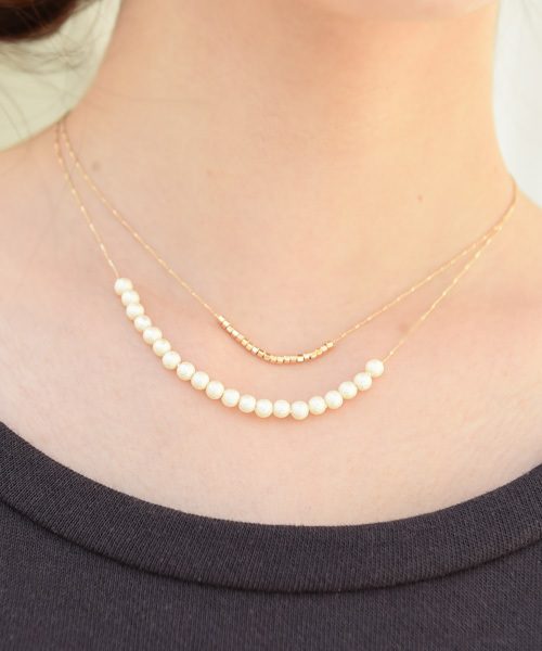 folklore（フォルクローレ）の「毎日に華を添えてくれる。2連パールネックレス（ネックレス・レディース・シルバー/ゴールド・ﾌﾘ-）」の2枚目の写真