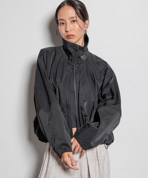 BAYFLOW(ベイフロー)の「【HEREIAM】撥水機能付き/バブルヘムブルゾン(ブルゾン・レディース・ブラック/シルバー系/カーキ/レッド・FREE)」の18枚目の写真