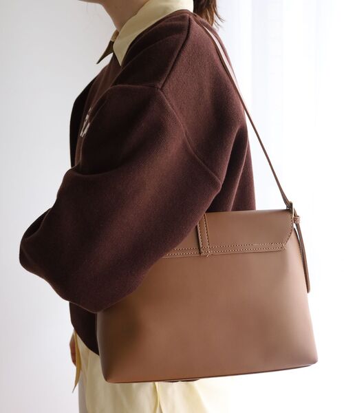 le.coeur blanc(ルクールブラン)の「《WEB限定》2wayハンドルスクエアバッグ(ショルダーバッグ・レディース・キャメル/ブラック・FREE)」の8枚目の写真