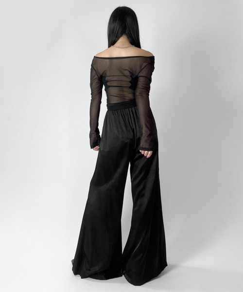 LVEU.(ラブユ.)の「【LVEU.】メッシュオフショルダートップス / トップス カットソー オフショルダー オフショル シンプル 肌見せ ストレッチ ヘルシー 長袖 メッシュ シアー ブラック ZOZOTOWN限定(Tシャツ/カットソー・レディース・ブラック・FREE)」の19枚目の写真