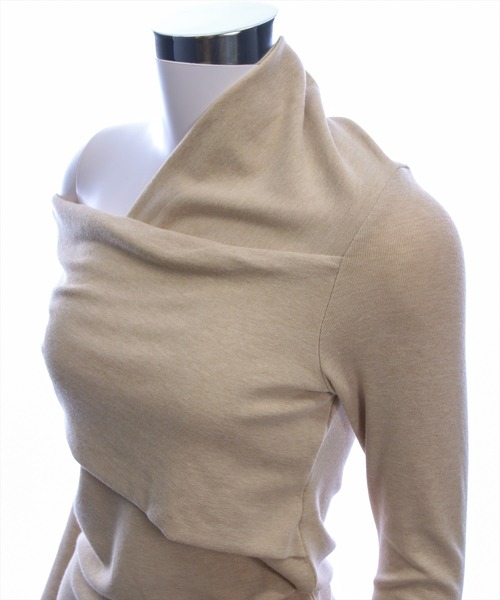 STAY MOTION（ステイモーション）の「【WEB限定】アシメトリーオフショルカットソー［骨格ストレート／肌見せ／きれいめ／大人フェミニン］（Tシャツ/カットソー・レディース・ブラック/ベージュ/アイボリー/レッド・M/S）」の10枚目の写真