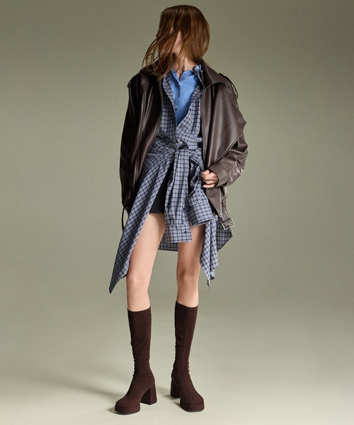 CHARLES & KEITH(チャールズ & キース)の「プラットフォーム ロングブーツ(ブーツ・レディース・ブラック/ダークブラウン系4/ブラック系その他2・24.5cm/23.5cm/23cm/22.5cm/25.5cm/25cm)」の4枚目の写真