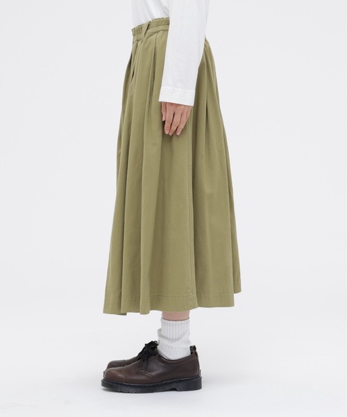 MHL.（エムエイチエル）の「FINE COTTON CHINO TWILL（スカート・レディース・グレー/ライム・2/1/3/0）」の3枚目の写真