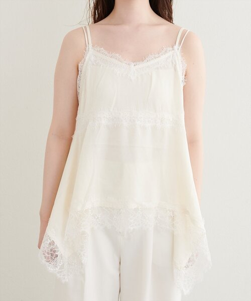 natural couture(ナチュラルクチュール)の「ランダムヘムサテンレースキャミ(シャツ/ブラウス・レディース・サックスブルー/モカ/アイボリー/ブラウン・FREE)」の19枚目の写真