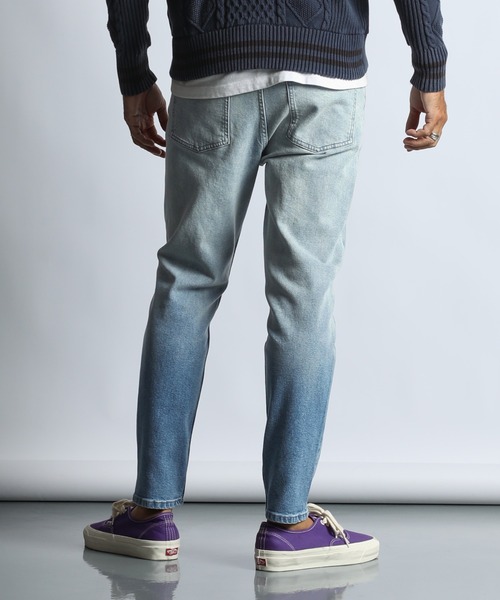 The DUFFER of ST.GEORGE(ザダファーオブセントジョージ)の「GUM STRETCH GRADATION BLEACH DENIM:「ガムストレッチ」グラデーション ブリーチ デニム(デニムパンツ・メンズ・インディゴブルー・X-LARGE/LARGE/MEDIUM/SMALL)」の5枚目の写真