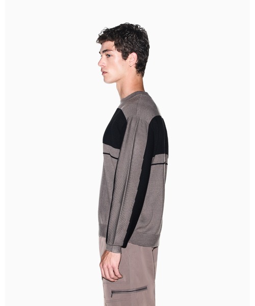 ARMANI EXCHANGE(アルマーニエクスチェンジ)の「【A|X アルマーニ エクスチェンジ】<オンライン限定>カラーブロック ボーダー ニットプルオーバー(ニット/セーター・メンズ・ブルー/ライトブラウン・X-LARGE/SMALL/MEDIUM/LARGE/X-SMALL)」の6枚目の写真