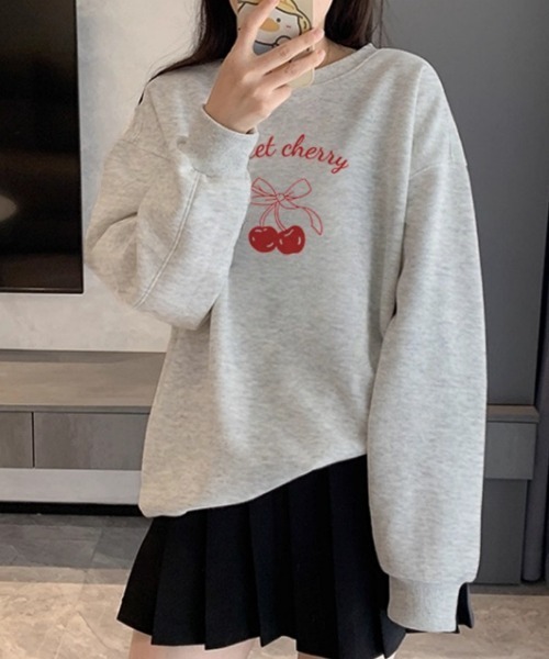 Ritzy(リッツィー)の「チェリー×リボン柄・スウエット(スウェット・レディース・ライトグレー/ピンク・MEDIUM/LARGE)」の5枚目の写真