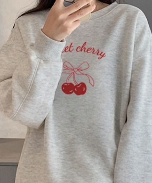 Ritzy(リッツィー)の「チェリー×リボン柄・スウエット(スウェット・レディース・ライトグレー/ピンク・MEDIUM/LARGE)」の4枚目の写真