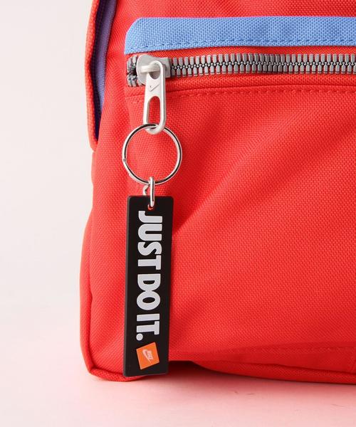 NIKE(ナイキ)の「【NIKE(ナイキ)】 クラシックバックパック11L(バックパック/リュック・キッズ・レッド/ネイビー・FREE)」の7枚目の写真