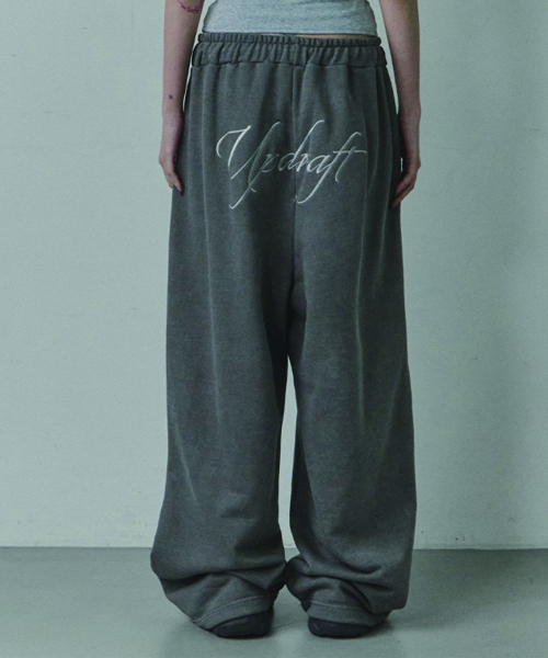UPDRAFT（アップドラフト）の「カットアウトラインリベットウォッシュドトラックパンツ [クールグレー]（スウェットパンツ・レディース・その他・FREE）」の2枚目の写真