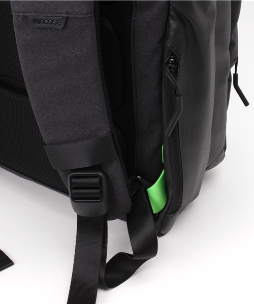 incase(インケース)の「CL55450 City Collection Backpack(バックパック/リュック・メンズ・ブラック・ONE SIZE)」の12枚目の写真