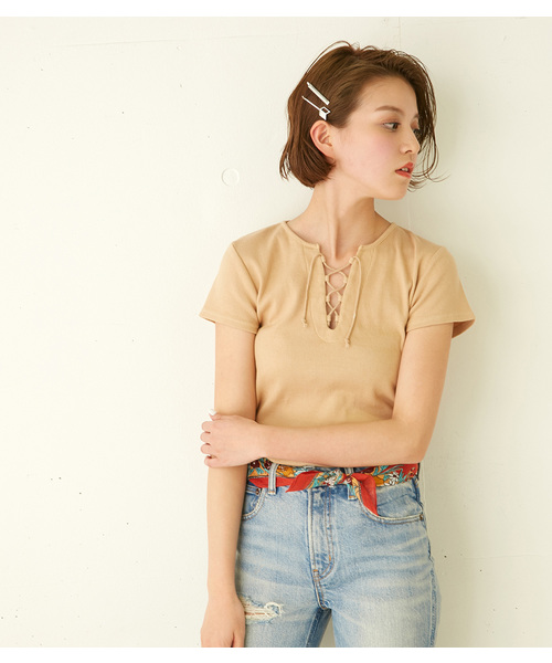 SLY（スライ）の「LACE UP テレコT/SH（Tシャツ/カットソー・レディース・ブラック/グリーン系その他/ライトピンク/ホワイト/ベージュ・1/2）」の4枚目の写真