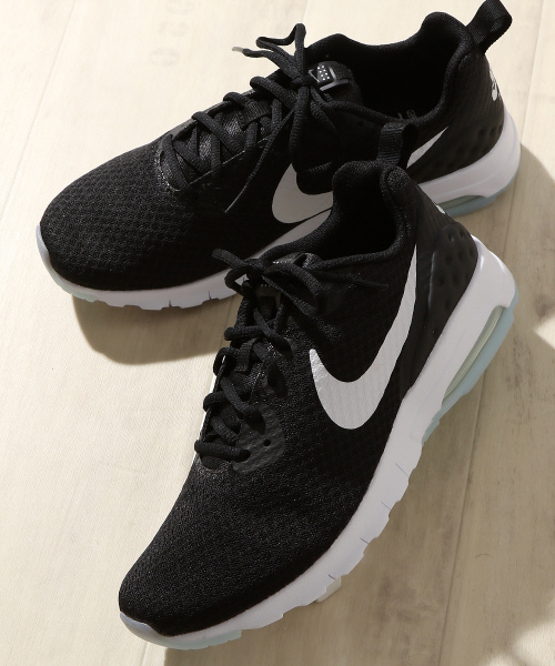 ABAHOUSE(アバハウス)の「NIKE エアマックスモーションウルトラ(スニーカー・メンズ・ホワイト/ブラック・1/3/2)」の2枚目の写真