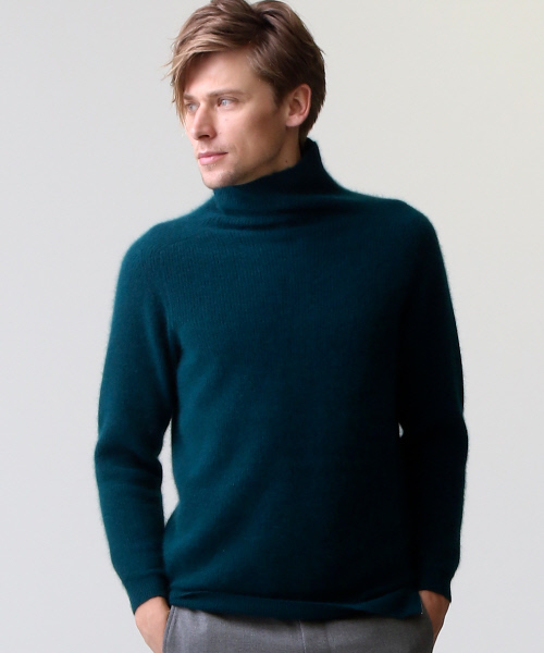ABAHOUSE（アバハウス）の「ソフトタッチドレープタートルネック（ニット/セーター・メンズ・ワイン/グリーン/ベージュ/チャコールグレー・48/46/44）」の3枚目の写真