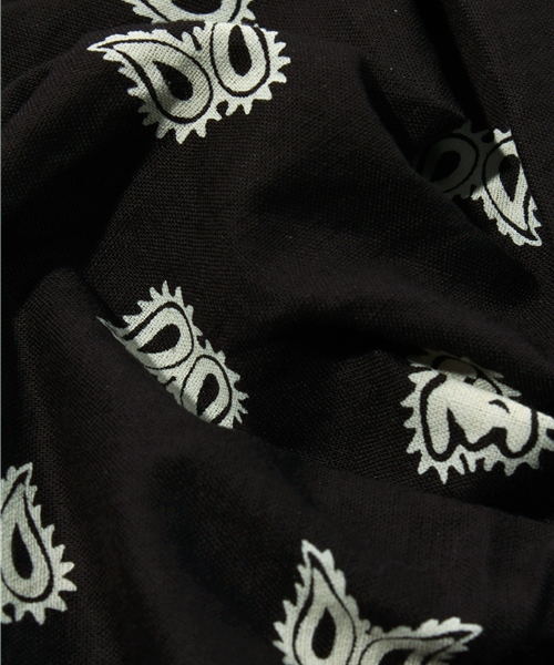 coen（コーエン）の「ペイズリーバンダナ（バンダナ/スカーフ・メンズ・ブラック/ダークブラウン/ライトピンク/レッド/オレンジ/ダークグリーン/ライトブルー/ネイビー/パープル・フリー）」の11枚目の写真