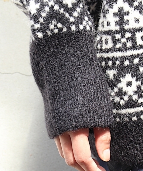 fridge（フリッジ）の「【BEDSIDEDRAMA】ノルディックブレーメンセーター（ニット/セーター・メンズ・ブラック・1）」の4枚目の写真