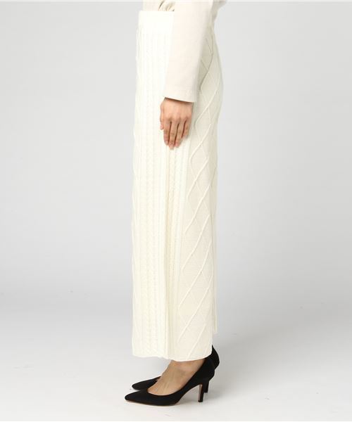 KOBE LETTUCE（コウベレタス）の「ケーブル編みニットワイドパンツ【セットアップOK】（その他パンツ・レディース・ブラック/アイボリー/グレー/モカ・FREE）」の5枚目の写真