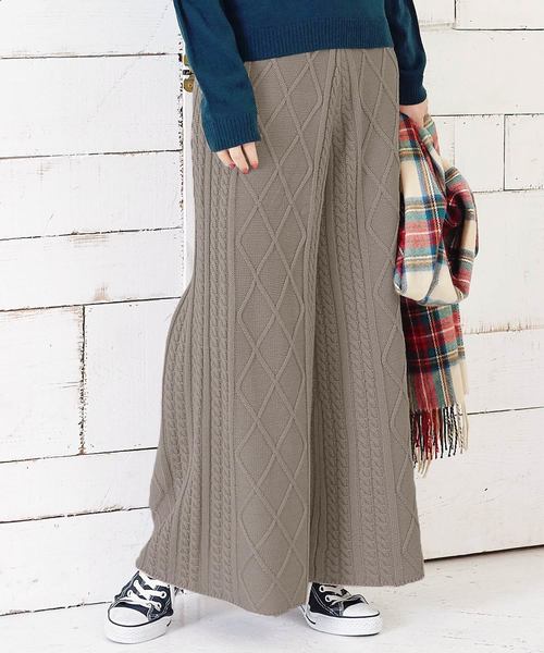 KOBE LETTUCE（コウベレタス）の「ケーブル編みニットワイドパンツ【セットアップOK】（その他パンツ・レディース・ブラック/アイボリー/グレー/モカ・FREE）」の16枚目の写真
