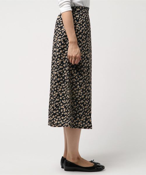 titivate（ティティベイト）の「ﾀﾞﾙﾒｼｱﾝ柄ﾌﾚｱｽｶｰﾄ（スカート・レディース・ベージュ/ブラック・S/L/M）」の3枚目の写真