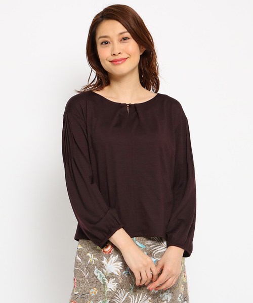 Sunauna(スーナウーナ)の「【洗える】スリーブピンタックカットソー(Tシャツ/カットソー・レディース・ライトブルー/ライトベージュ/パープル系/ダークブラウン・40/38/34)」の7枚目の写真