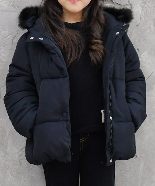 Bee des Bee(ビーデスビー)の「ダウン風 ジャケット(ダウンジャケット/コート・キッズ・ブラック/ベージュ/ネイビー/レッド/カーキ/アイボリー/キャメル/ライトピンク/ワイン/チャコール・110cm/100cm/120cm/130cm/140cm/150cm/160cm)」の11枚目の写真