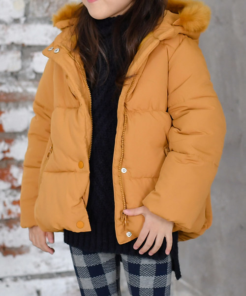 Bee des Bee(ビーデスビー)の「ダウン風 ジャケット(ダウンジャケット/コート・キッズ・ブラック/ベージュ/ネイビー/レッド/カーキ/アイボリー/キャメル/ライトピンク/ワイン/チャコール・110cm/100cm/120cm/130cm/140cm/150cm/160cm)」の17枚目の写真