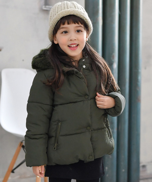 Bee des Bee(ビーデスビー)の「ダウン風 ジャケット(ダウンジャケット/コート・キッズ・ブラック/ベージュ/ネイビー/レッド/カーキ/アイボリー/キャメル/ライトピンク/ワイン/チャコール・110cm/100cm/120cm/130cm/140cm/150cm/160cm)」の22枚目の写真