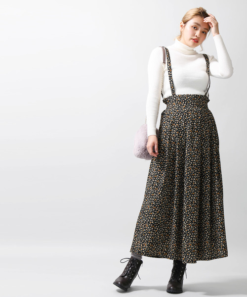 WEGO(ウィゴー)の「WEGO/サスペンダー付きフラワーロングスカート(スカート・レディース・ブラック/ワイン・FREE)」の2枚目の写真