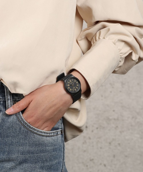 Q&Q（キューアンドキュー）の「Q&Q Falcon ファルコン（アナログ腕時計・メンズ・ホワイト×ブラック/ブラック×ホワイト/ブラック×ゴールド・FREE）」の3枚目の写真