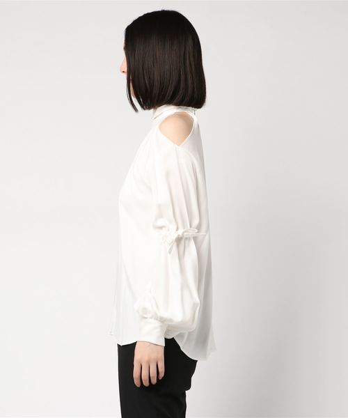ALLEGE(アレッジ)の「【ALLEGE】Gather sleeve PO(シャツ/ブラウス・レディース・ホワイト/ブラック・1)」の4枚目の写真