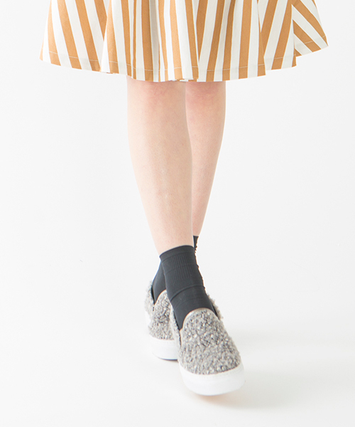 mystic（ミスティック）の「ツイードスリッポン（スニーカー・レディース・オフホワイト/ブラック/グレー/チャコールグレー・38/37/36）」の2枚目の写真