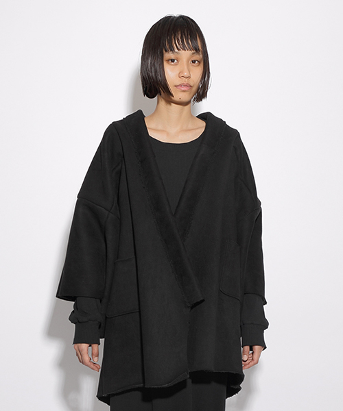 i（アイ）の「ムートンキモノコート（ポンチョ・レディース・ホワイト/ブラック・FREE）」の2枚目の写真