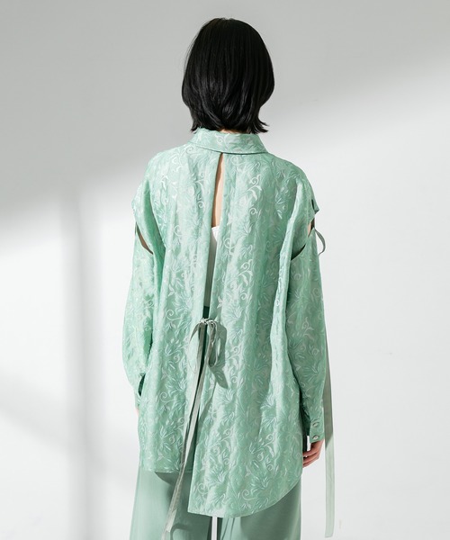 UNITED TOKYO（ユナイテッドトウキョウ）の「KARAKUSAジャガードブラウス（シャツ/ブラウス・レディース・ベージュ/カーキ/ライトグリーン・0）」の4枚目の写真