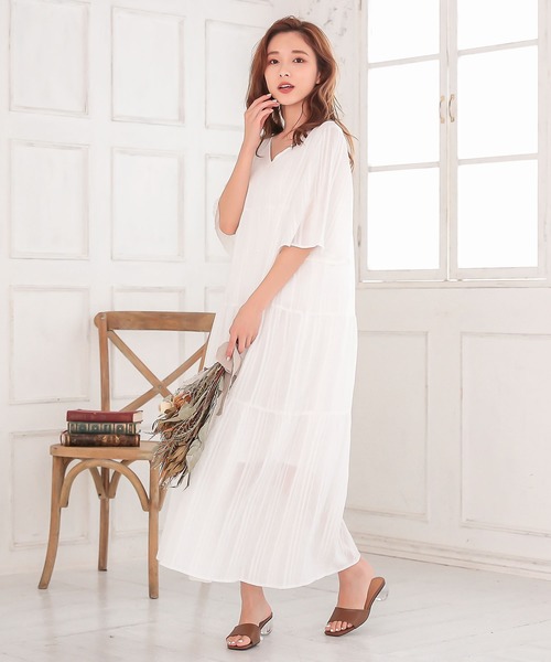 KOBE LETTUCE(コウベレタス)の「Vネックフレアスリーブティアードマキシワンピース(ワンピース・レディース・ブラック/ライトベージュ/グリーン/オフホワイト・FREE)」の14枚目の写真