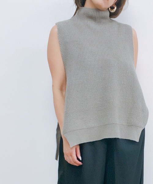 ap retro(アプレトロ)の「ハイネックサイドベルトニットベスト【ZOZO限定アイテム】(ベスト・レディース・ブラック/ベージュ/ブラウン/グレー・FREE)」の1枚目の写真