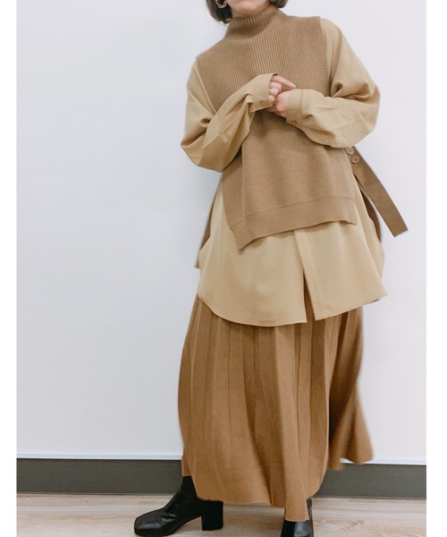 ap retro(アプレトロ)の「ハイネックサイドベルトニットベスト【ZOZO限定アイテム】(ベスト・レディース・ブラック/ベージュ/ブラウン/グレー・FREE)」の6枚目の写真