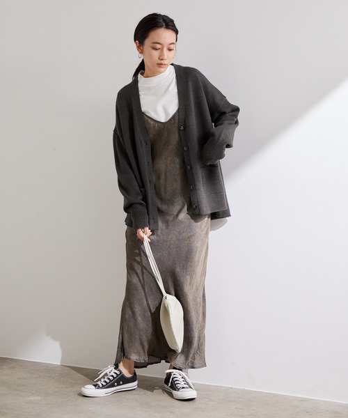 ADAM ET ROPE'(アダムエロペ)の「【ZOZO限定】バルキーニットカーディガン(カーディガン/ボレロ・レディース・ブラウン/チャコールグレー/キナリ/グリーン・FREE)」の16枚目の写真