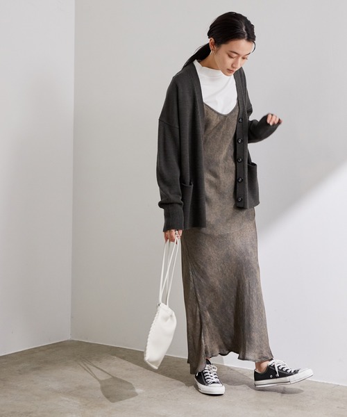 ADAM ET ROPE'(アダムエロペ)の「【ZOZO限定】バルキーニットカーディガン(カーディガン/ボレロ・レディース・ブラウン/チャコールグレー/キナリ/グリーン・FREE)」の10枚目の写真