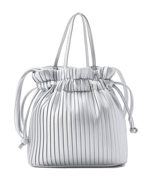 pink adobe(ピンクアドベ)の「◆【2WAY】プリーツ巾着バッグ(ショルダーバッグ・レディース・アイボリー/シルバー/ゴールド/ブラック/サックスブルー・00)」の4枚目の写真