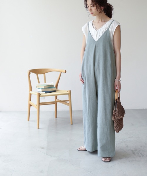 frames RAY CASSIN（フレームスレイカズン）の「【ZOZO限定】コットンリネンオールインワン（つなぎ/オールインワン・レディース・ブルー/オフホワイト/スミクロ・FREE）」の3枚目の写真