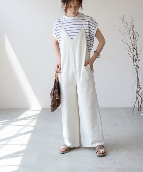 frames RAY CASSIN（フレームスレイカズン）の「【ZOZO限定】コットンリネンオールインワン（つなぎ/オールインワン・レディース・ブルー/オフホワイト/スミクロ・FREE）」の4枚目の写真