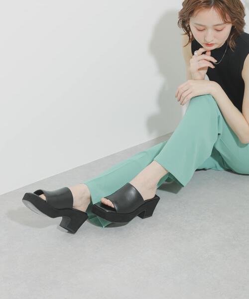 SENSE OF PLACE by URBAN RESEARCH(センスオブプレイスバイアーバンリサーチ)の「クッションソールサボサンダル(その他シューズ・レディース・ブラック/イエロー/ライトブラウン・LARGE/MEDIUM/SMALL)」の2枚目の写真