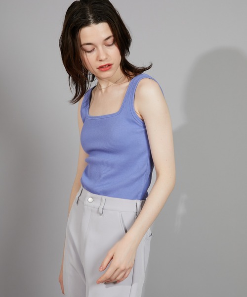 CIAOPANIC(チャオパニック)の「パット付きスクエアタンクトップ(タンクトップ・レディース・チャコールグレー/ラベンダー/グリーン/オフホワイト・FREE)」の1枚目の写真