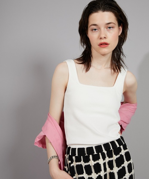 CIAOPANIC(チャオパニック)の「パット付きスクエアタンクトップ(タンクトップ・レディース・チャコールグレー/ラベンダー/グリーン/オフホワイト・FREE)」の22枚目の写真