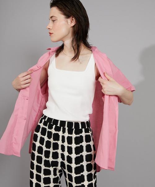 CIAOPANIC(チャオパニック)の「パット付きスクエアタンクトップ(タンクトップ・レディース・チャコールグレー/ラベンダー/グリーン/オフホワイト・FREE)」の11枚目の写真