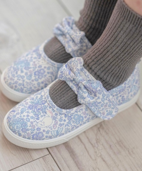Catherine Cottage（キャサリンコテージ）の「販売しない　コットンリボンシューズ（スリッポン・キッズ・ブラック/ネイビー/ベビーピンク/ライラック/スモークピンク/グレー/ベージュ/ベージュ系1/ブルー系1・22/20/18/17/19/21）」の6枚目の写真