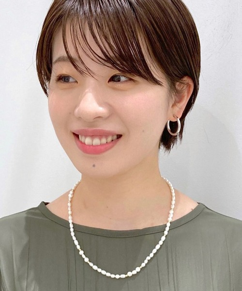 LEPSIM（レプシィム）の「淡水パールショートネックレス　954032（ネックレス・レディース・ホワイト/シルバー/ゴールド・ONE SIZE）」の11枚目の写真